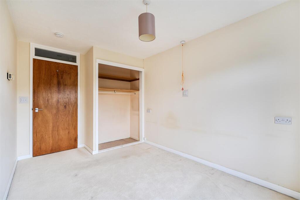 Apartment in Canterbury - View 5