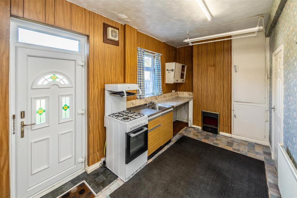Beechwood Drive, Halifax, HX2 9AS photo 4