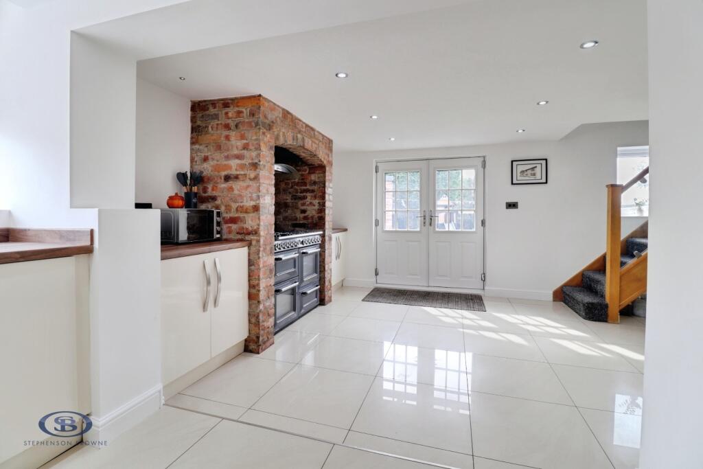 House in Stoke-on-Trent - More