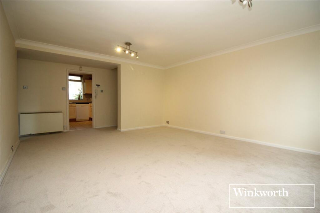 Boreham Holt, Elstree, Borehamwood, Hertfordshire, WD6 photo 4