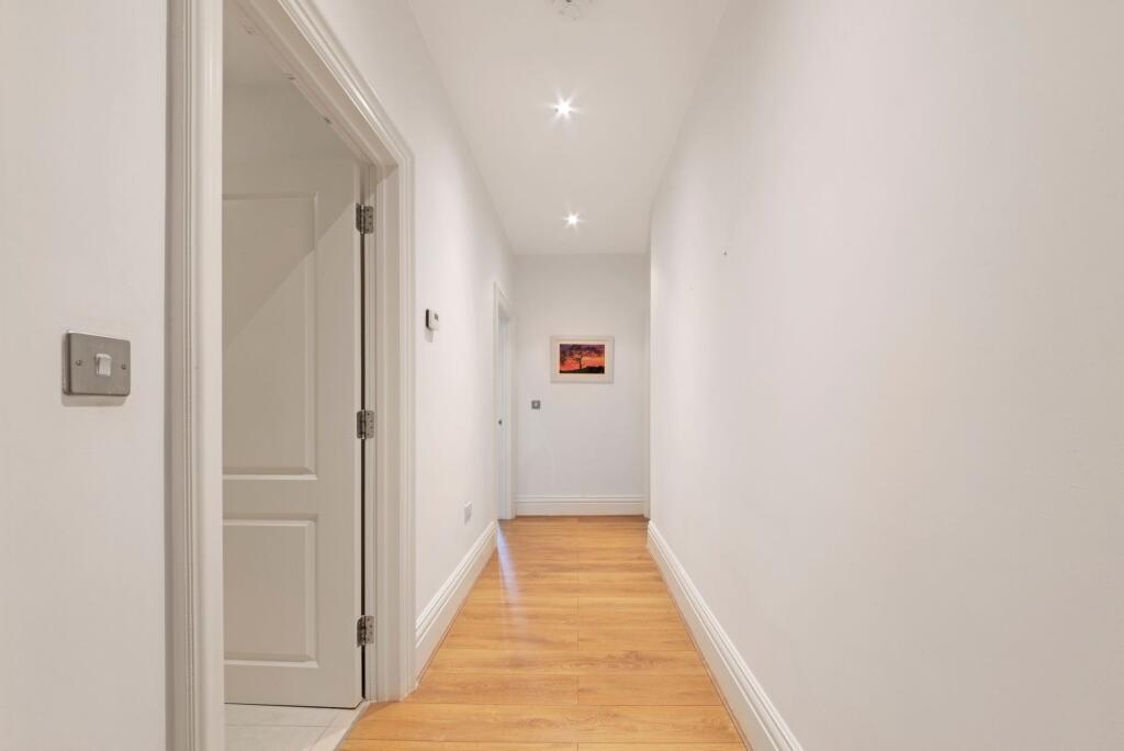 Apartment in London - More