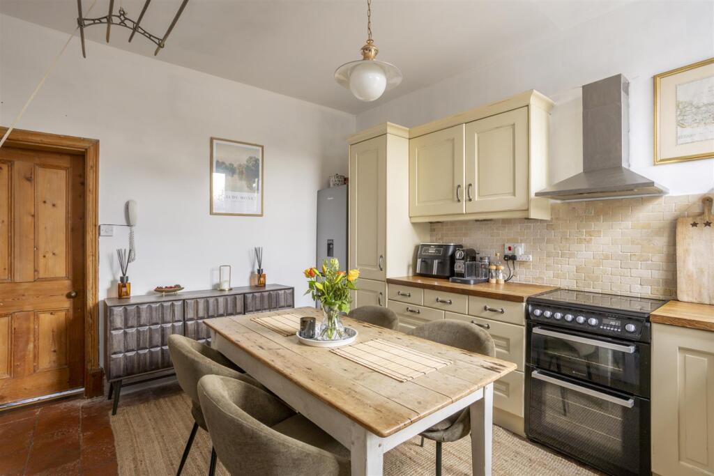 37, Long Street, Easingwold, York photo 4