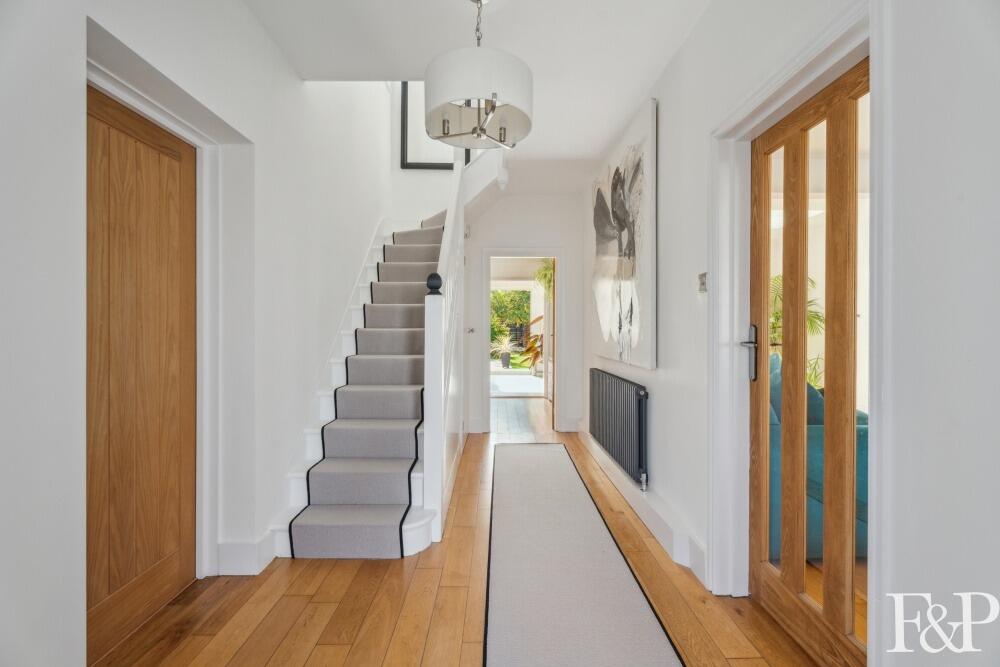 House in Maidenhead, North Town - More