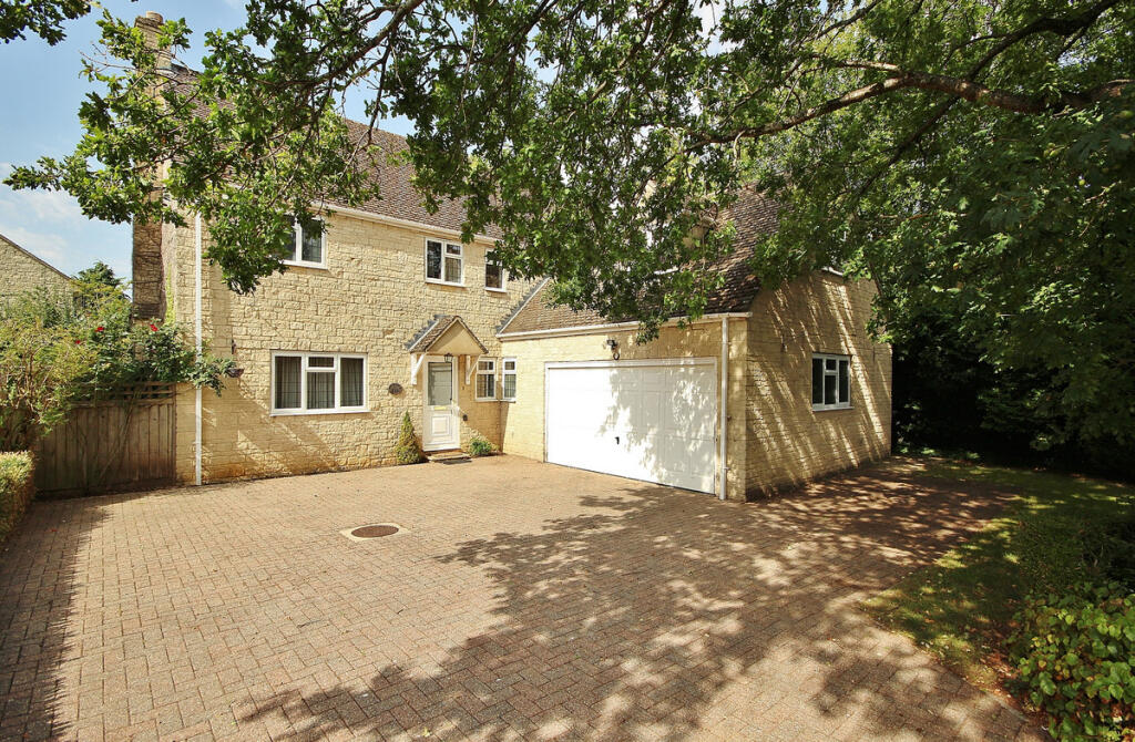 Main image of property: 118 Wroslyn Road, Freeland, OX29