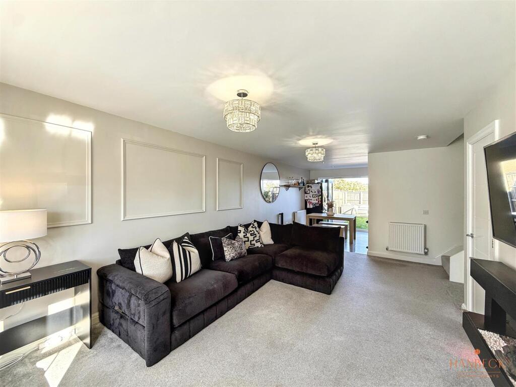 House in Hull - View 2