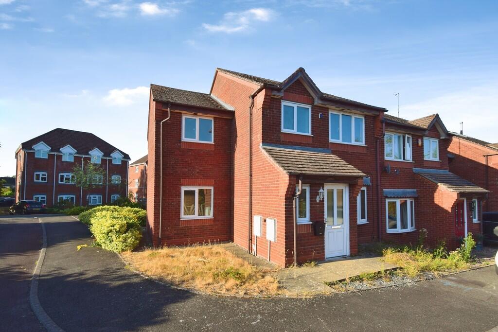 Main image of property: 15 Button Drive, Bromsgrove, B61 8RS