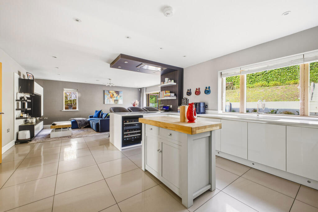 House in Slough, Sunninghill and Ascot - View 4