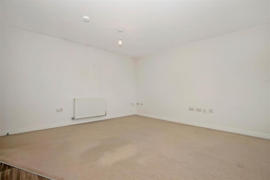Greenfield Road, Keynsham photo 4