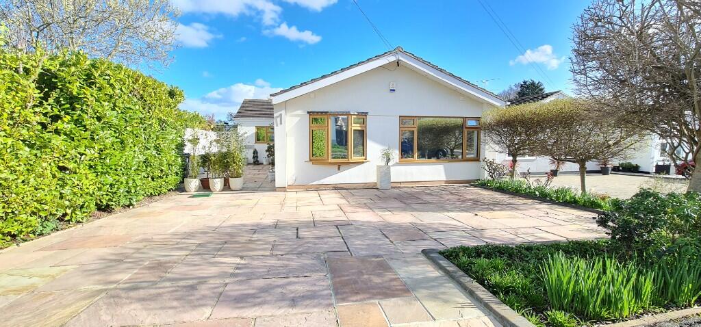 Main image of property: Parkway, Rayleigh, Essex, SS6