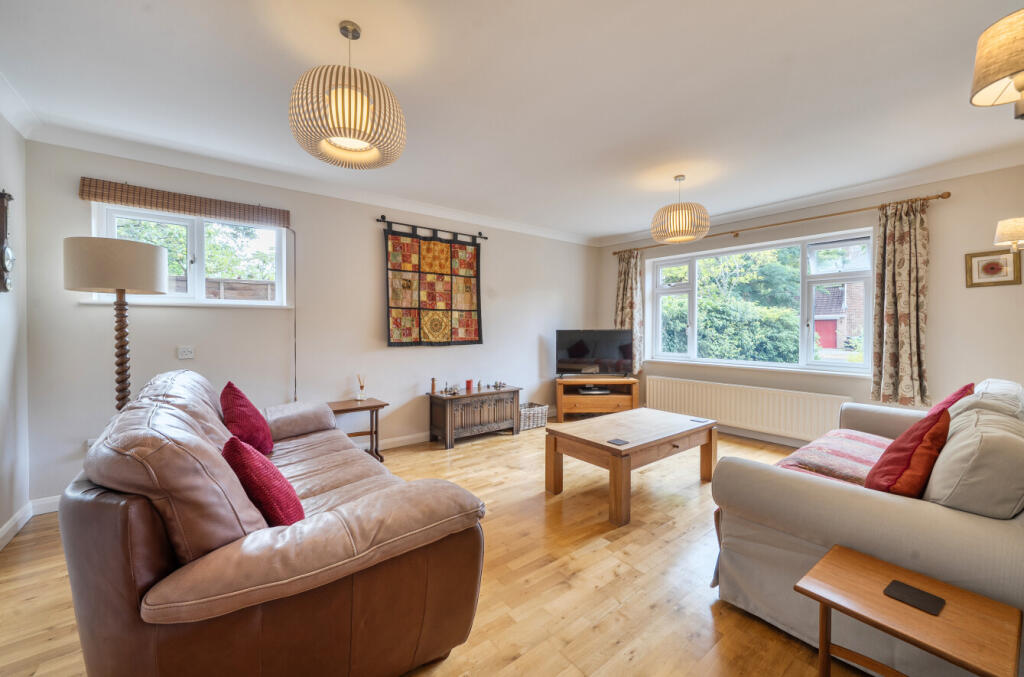 House in Guildford - View 5