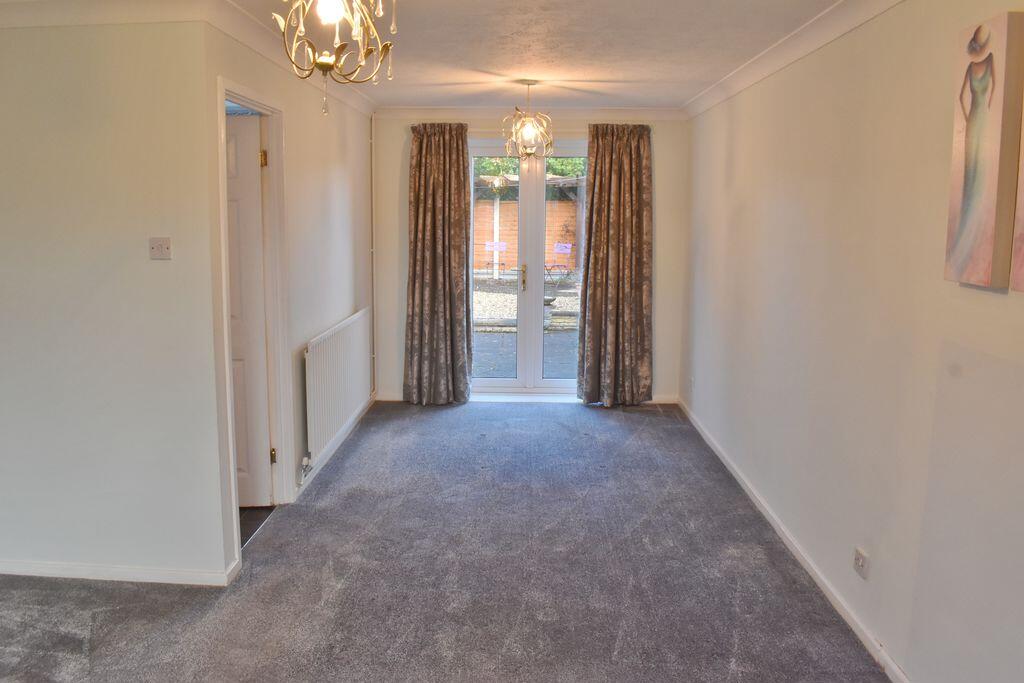 Broome Close, Balderton photo 4
