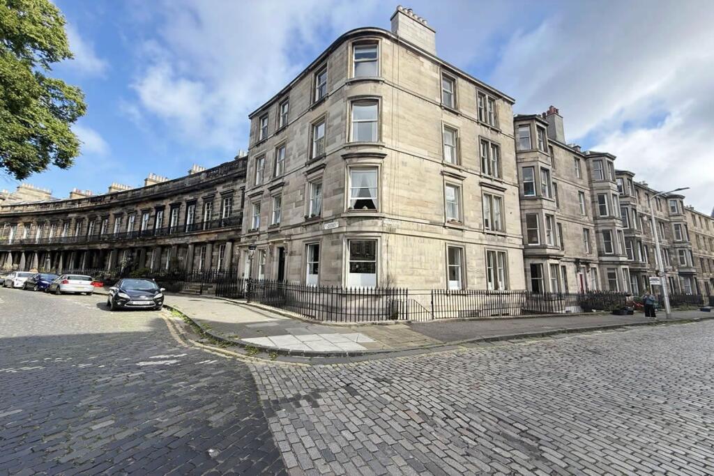 Main image of property: 12, Leslie Place, Flat 2, Stockbridge, Edinburgh, EH41NH