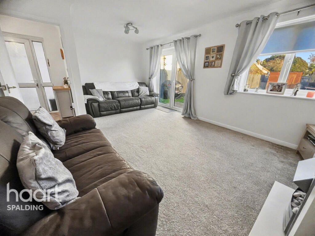 3-bed detached on Eastgate, Holbeach, £240,000