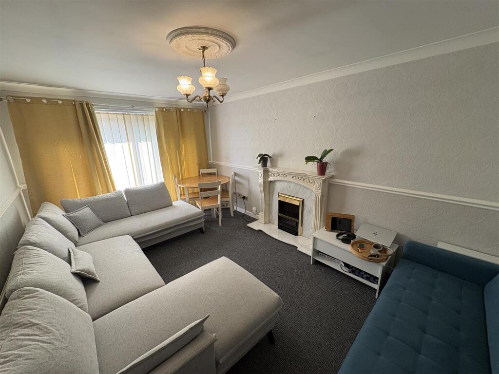 Apartment in Preston - View 2
