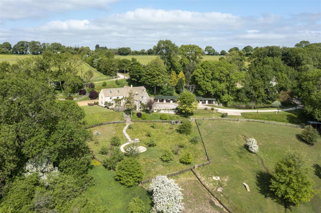 House in Stroud, Bisley-with-Lypiatt - View 3