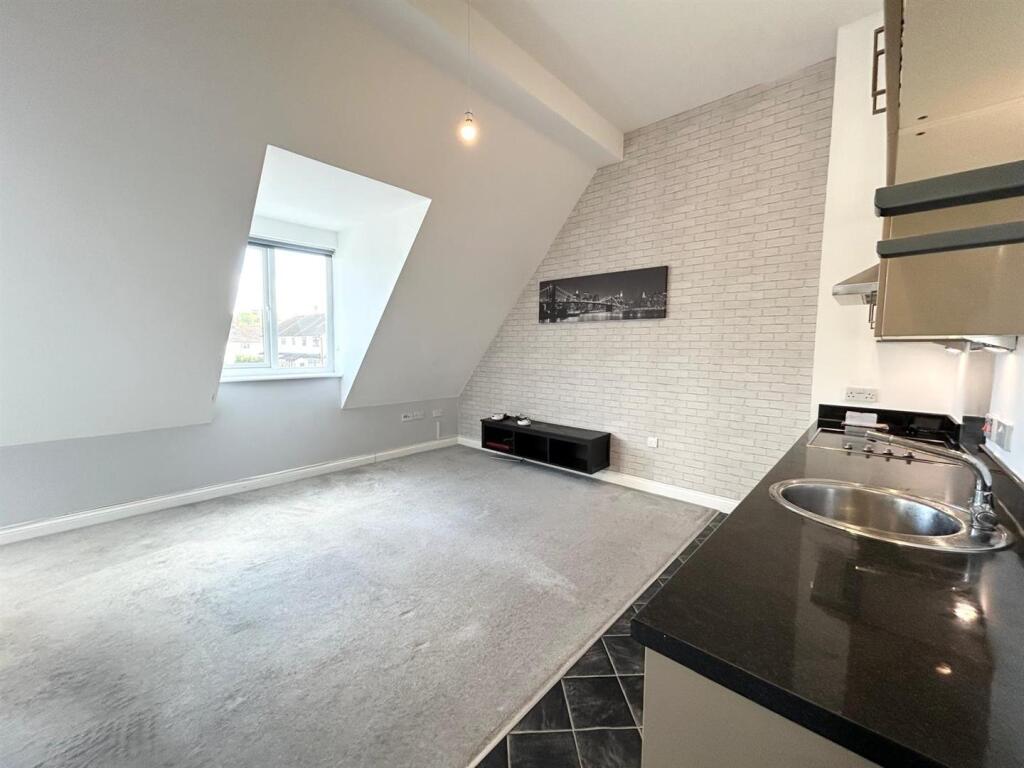 Apartment in Bristol - View 5