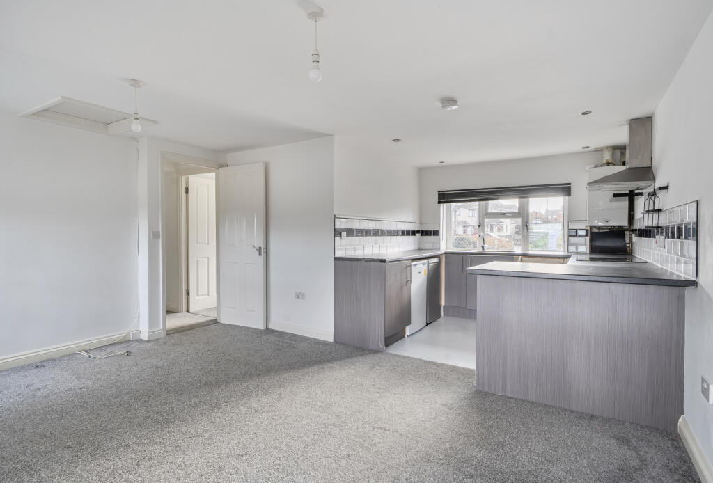 Main image of property: 5B Lincoln Close, Keynsham, BRISTOL, BS31