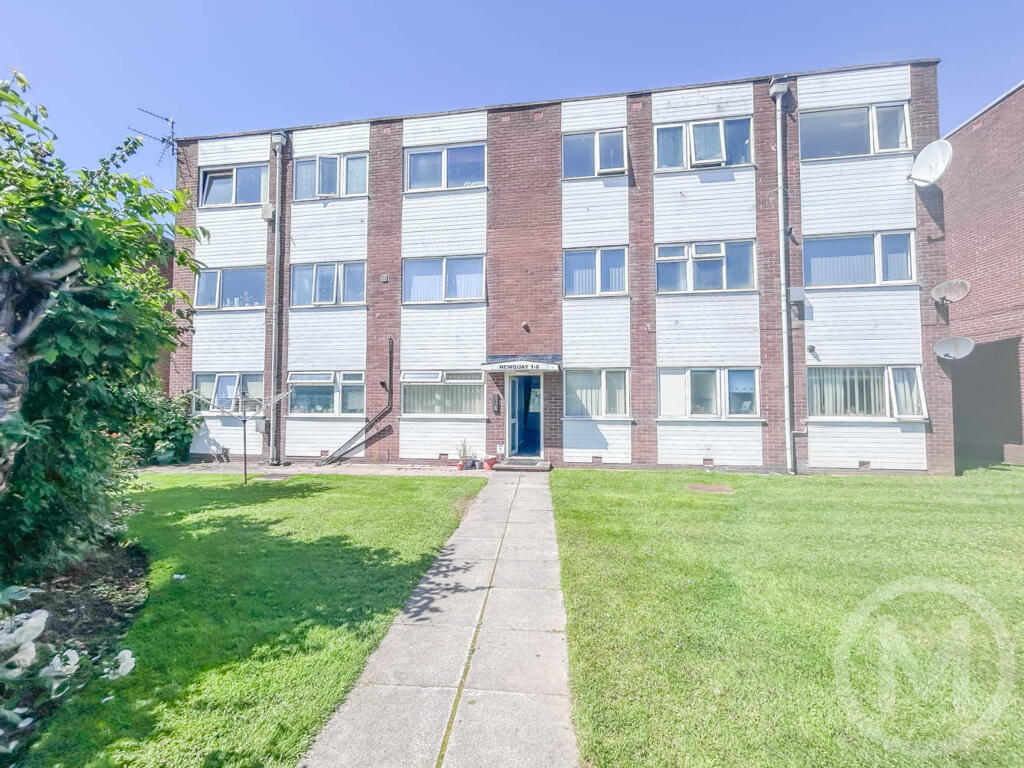 2-bed flat on Newquay Court, Devonshire Road, Blackpool, FY2 0TJ, £79,950