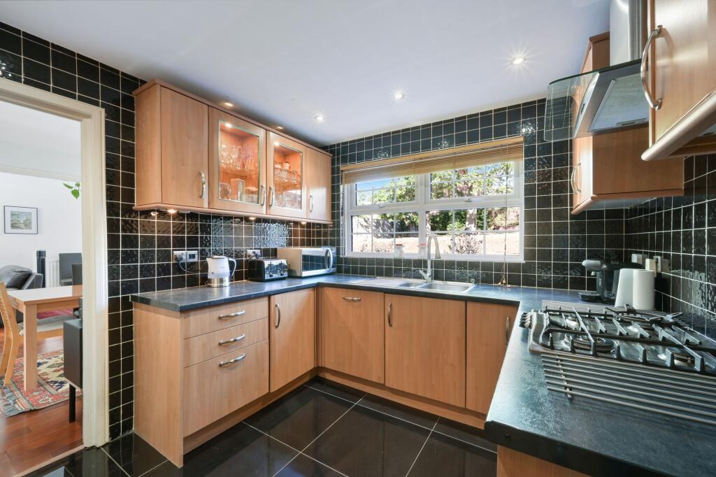 House in Worcester Park, Cuddington, Stoneleigh - View 4