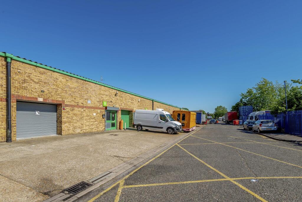 Gallery Image #1 for gbheyb01 - Heybridge Way - 2593