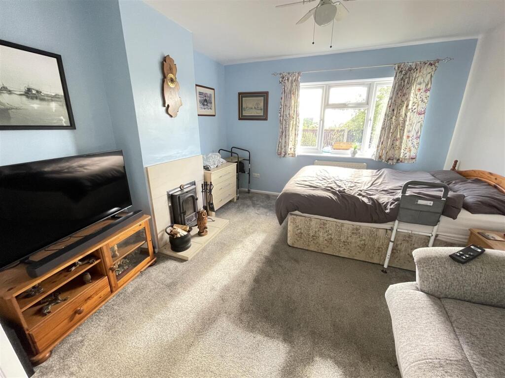 House in Salisbury - View 2