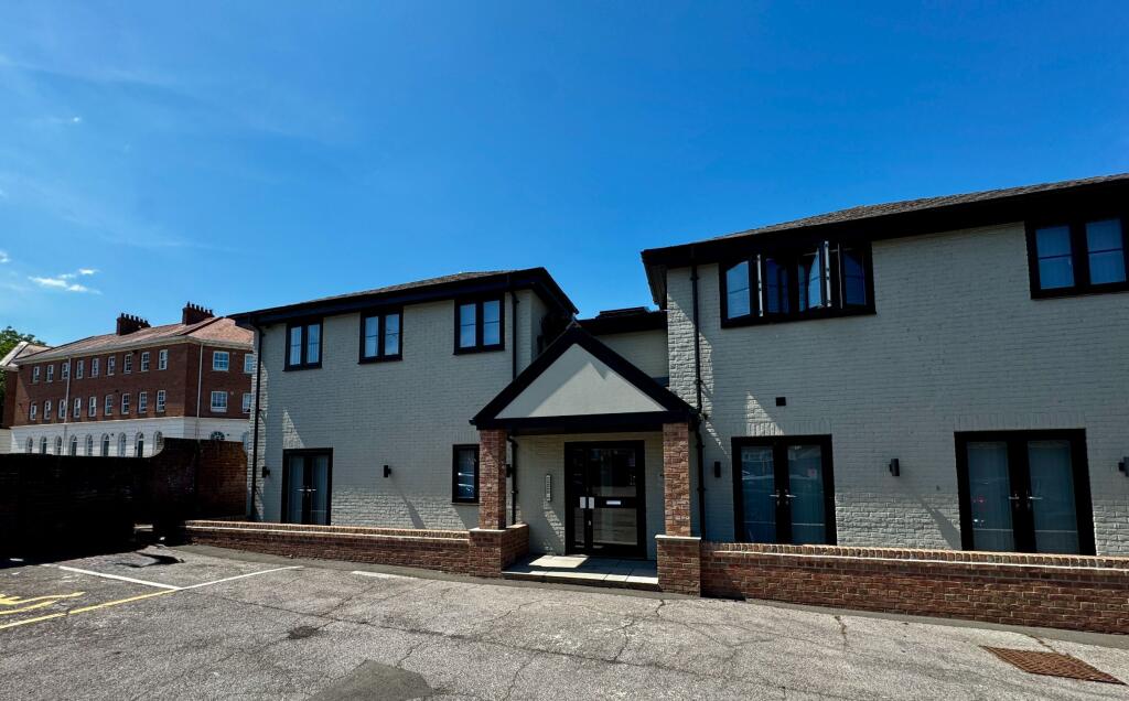 Apartment in Taunton, Firepool - View 5