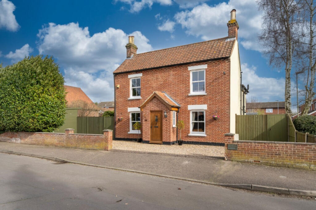 4-bed detached on Glenburn Avenue, Norwich, NR7 8, £525,000