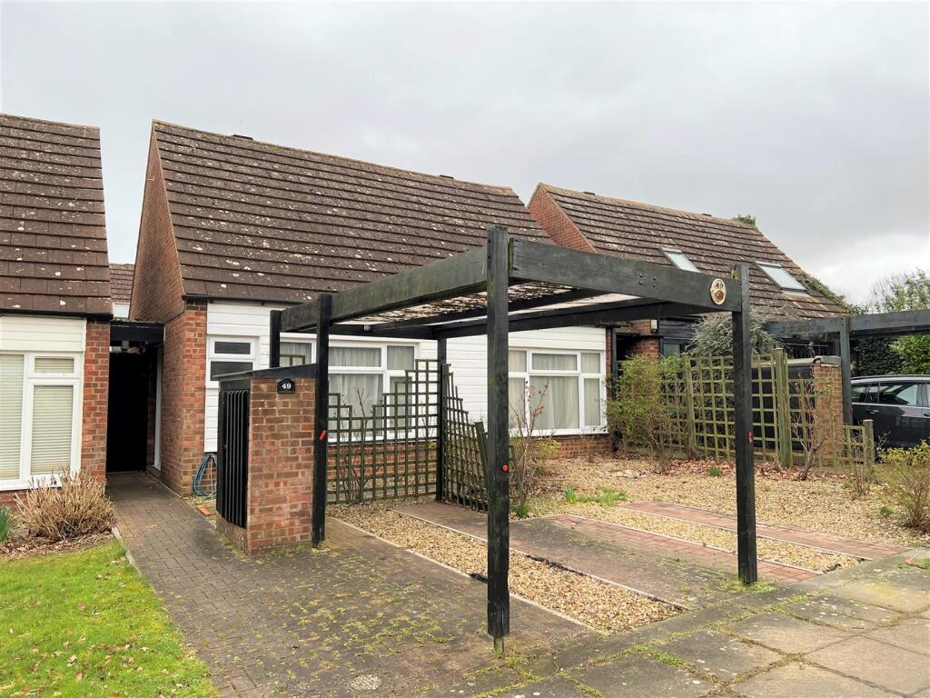Main image of property: Butlers Grove, Great Linford, Milton Keynes