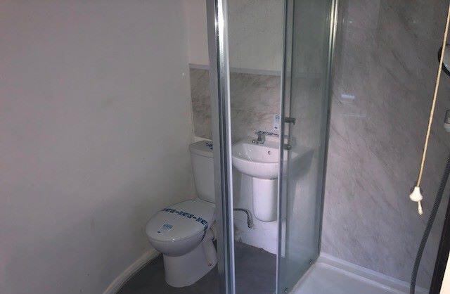 Flat 2, 6 St Augustine Road, Littlehampton, West Sussex, BN17 5NG photo 4