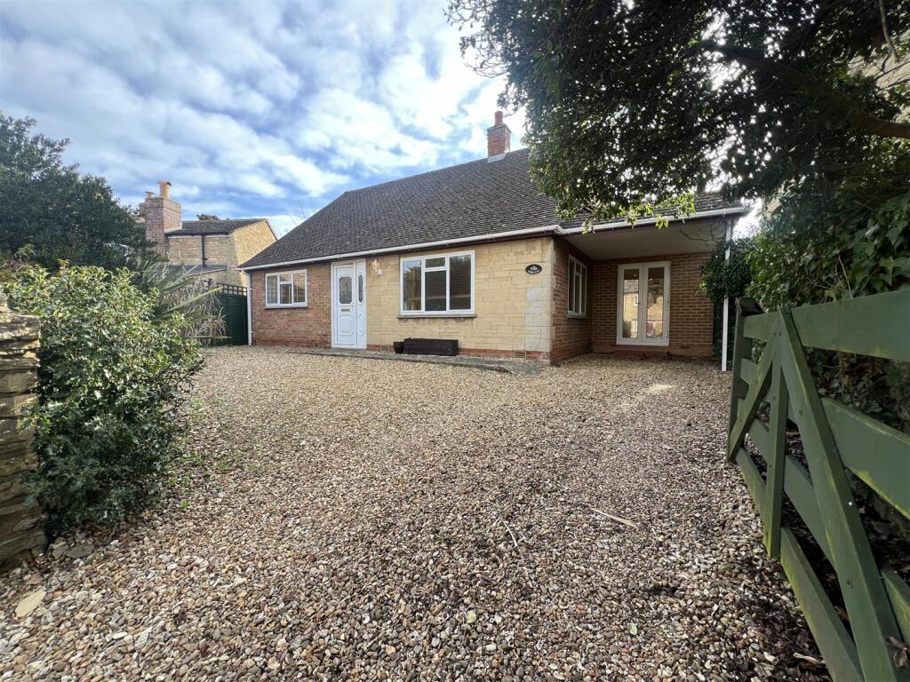Main image of property: Oxford Road, Bletchingdon, Kidlington