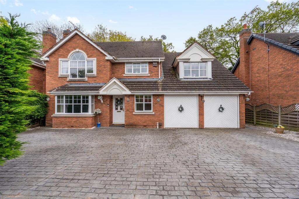 Main image of property: Dunham Croft, Dorridge, Solihull