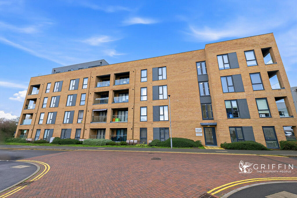 1-bed flat on Windstar Drive, South Ockendon, RM15, £210,000