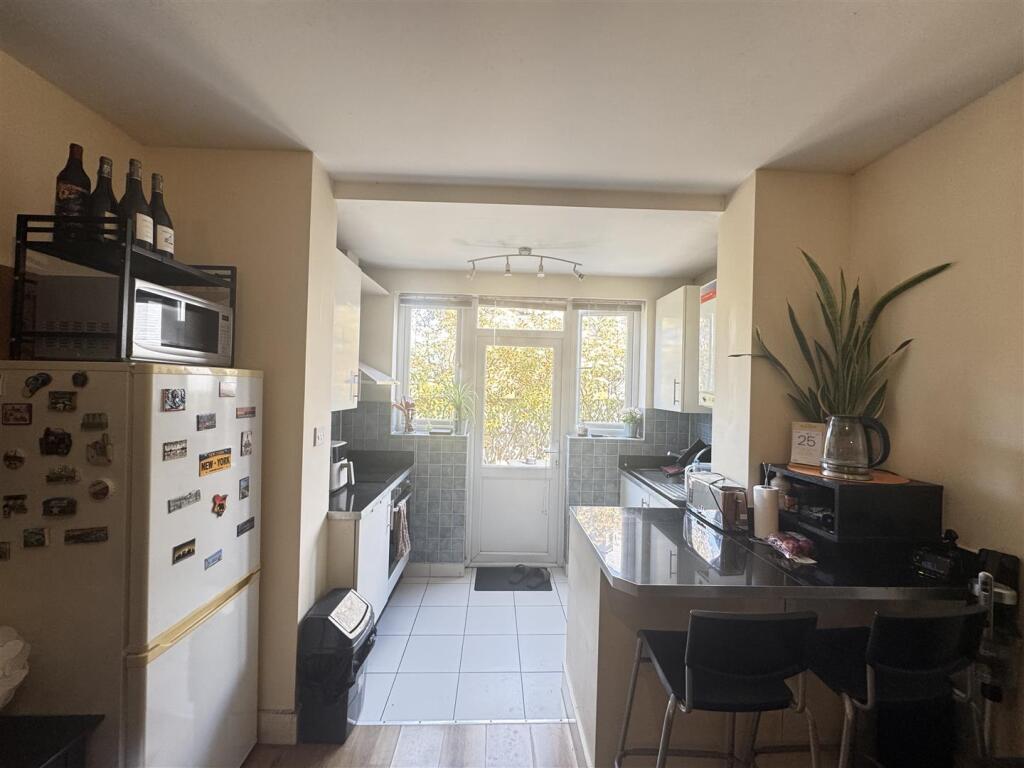 Apartment in London - More