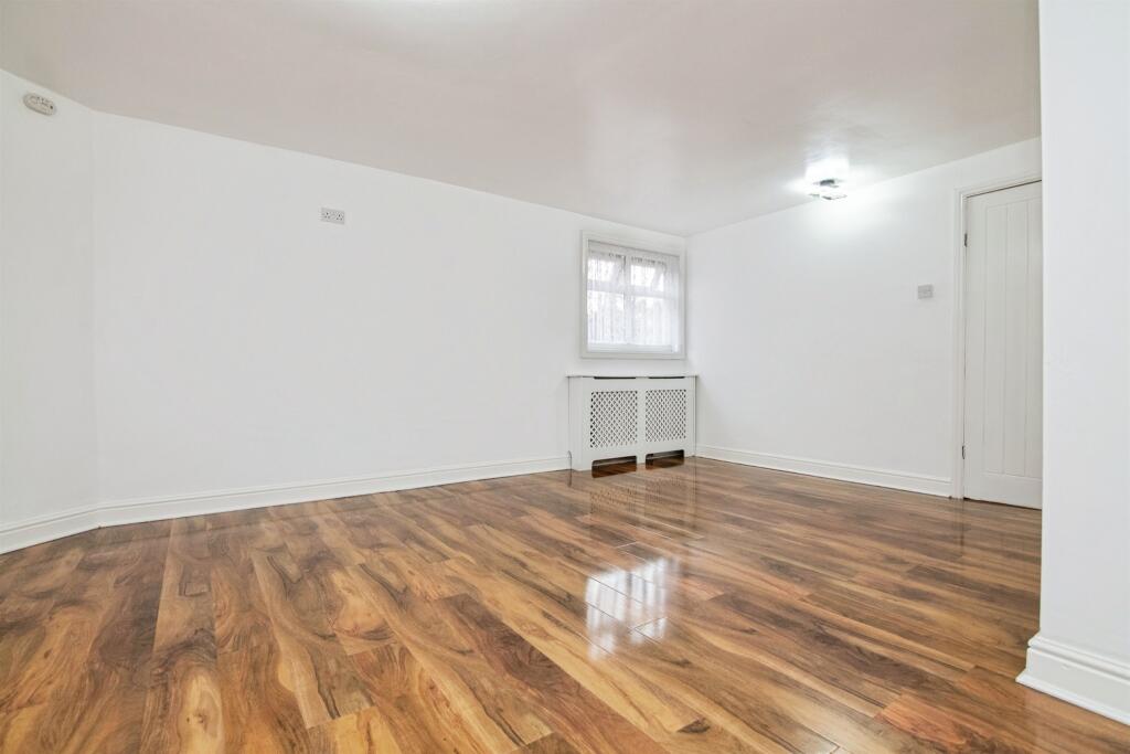 House in Sandwell, West Midlands - View 4