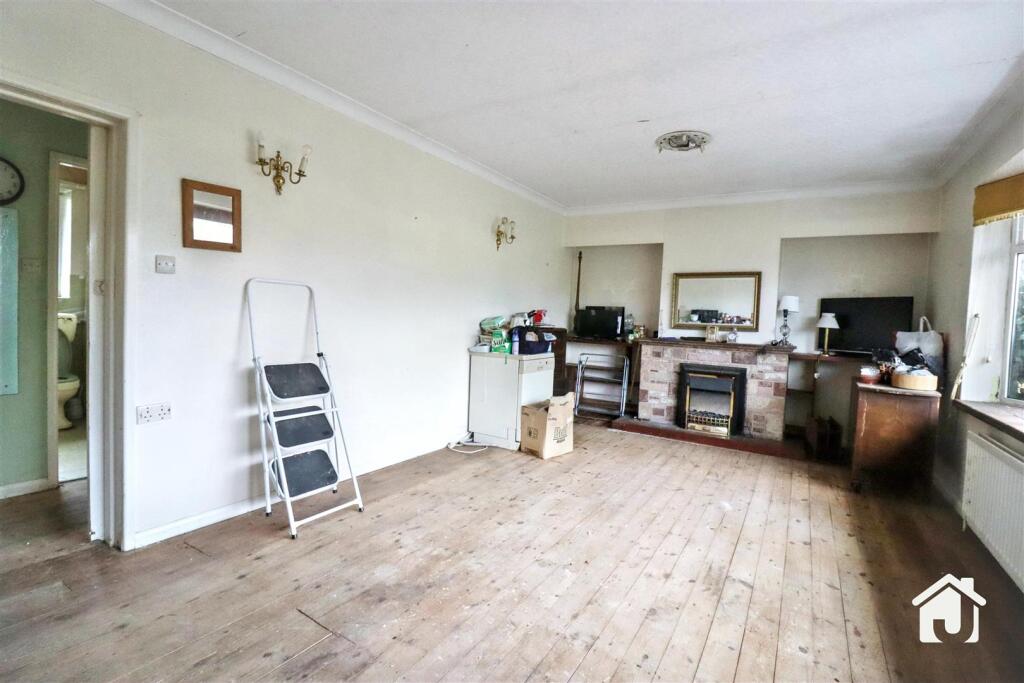 Overdale Avenue, Glenfield, Leicester photo 3