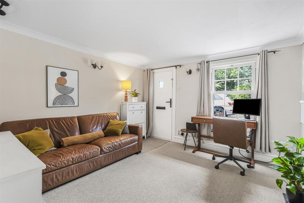 House in Hertford, Horn's Mill - View 2