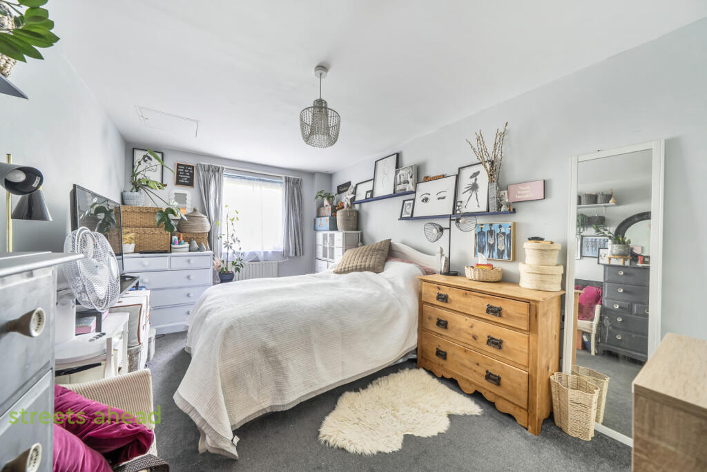 Apartment in London, Purley - View 4