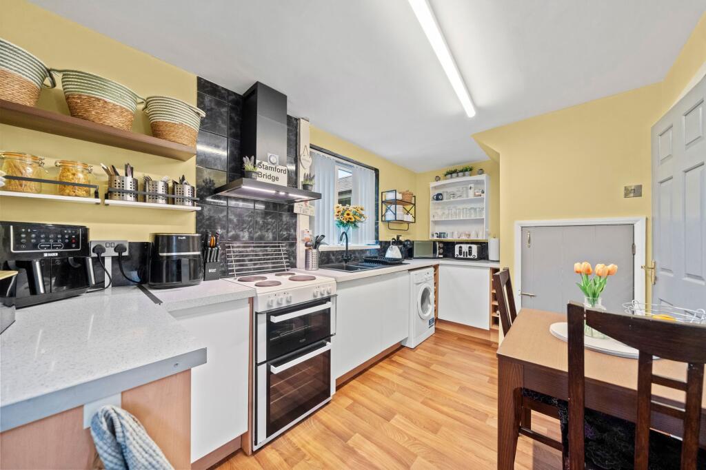 Chatburn Avenue, Golborne, WA3 photo 3