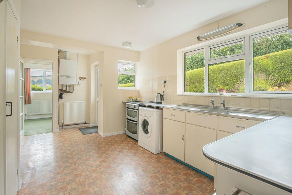 House in Gloucester - View 4