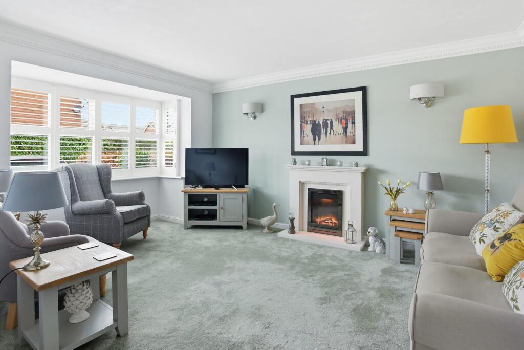 House in Stratford-on-Avon, Stratford-upon-Avon - View 2