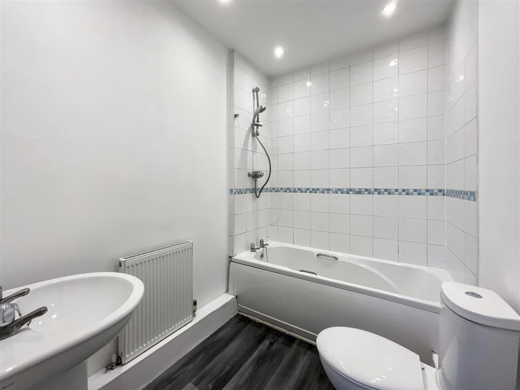Apartment in Bristol, Old Market, St Philip's - View 6