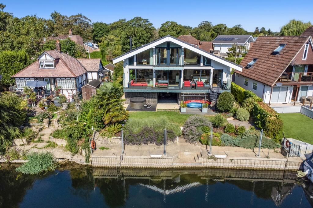 Main image of property: Ham Island Old Windsor SL4