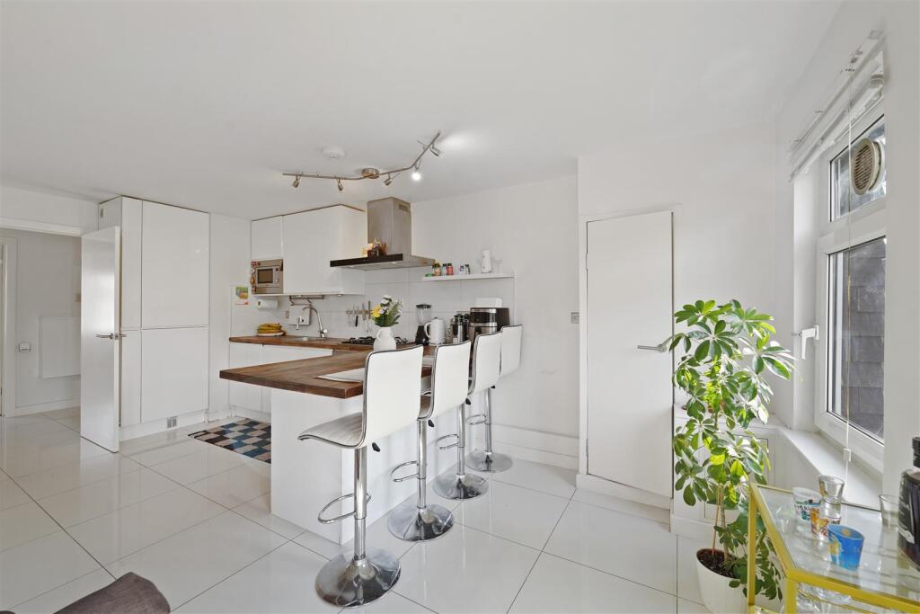 Apartment in London - More
