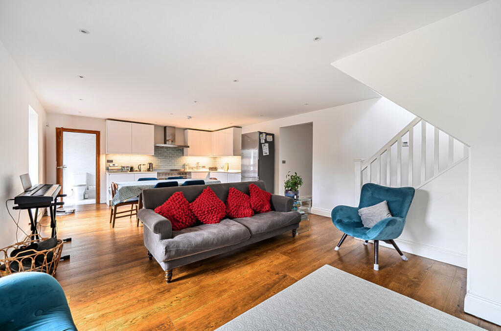 House in Kingston upon Thames - View 5