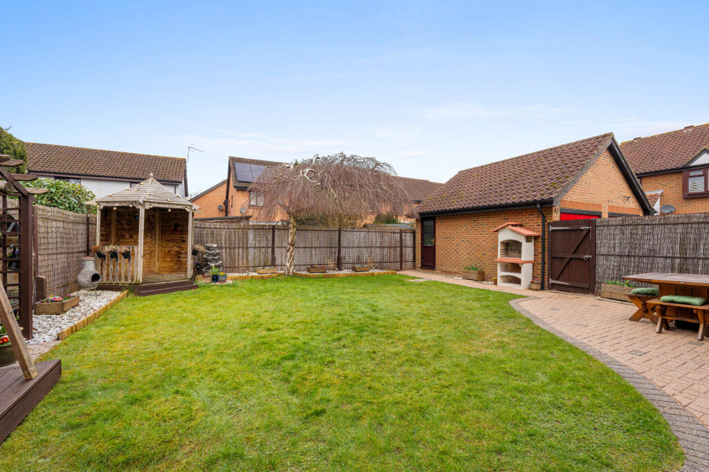 House in Reigate and Banstead, Meath Green, Horley - View 2