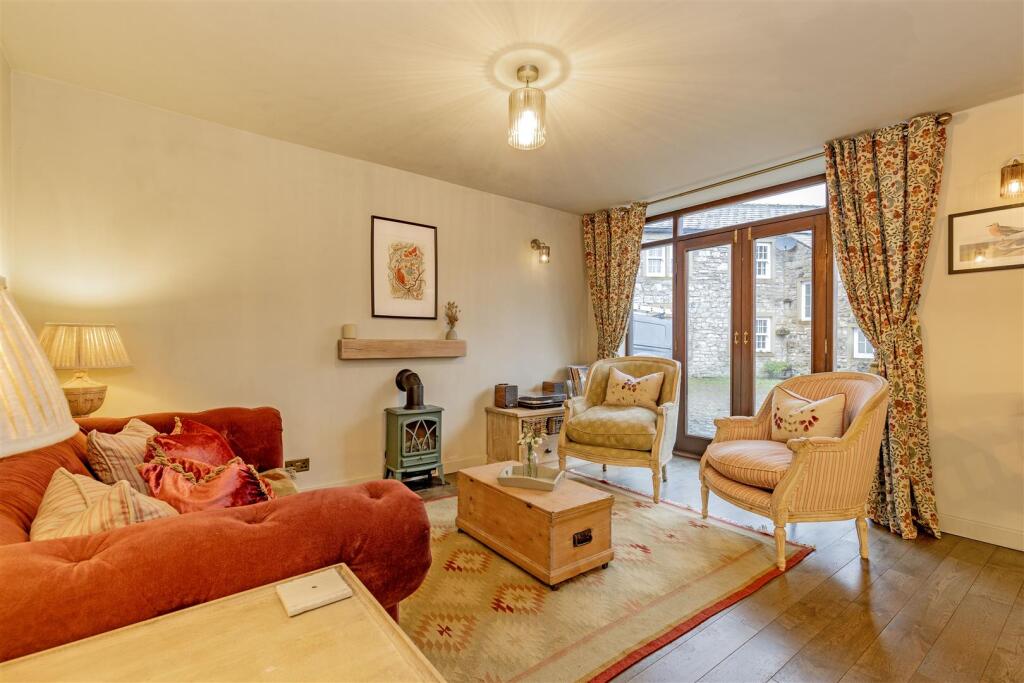 Royal Oak Mews, The Dale, Stoney Middleton, Hope Valley - View 3