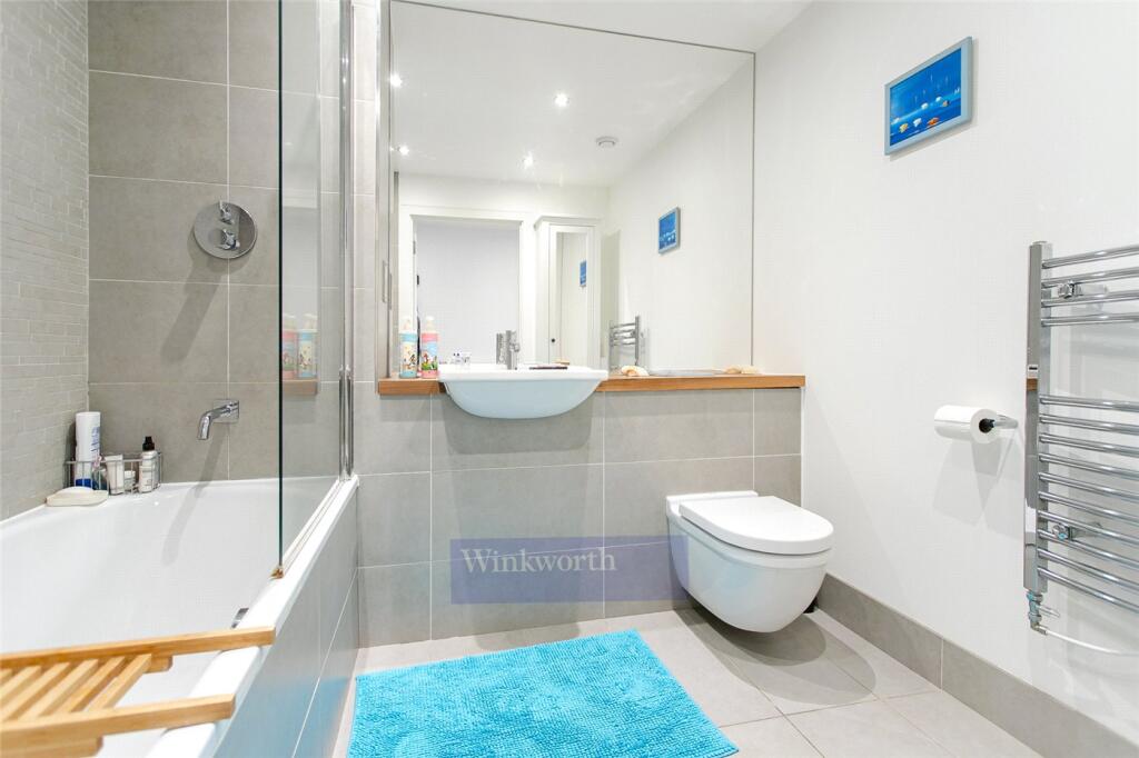 Apartment in London - More