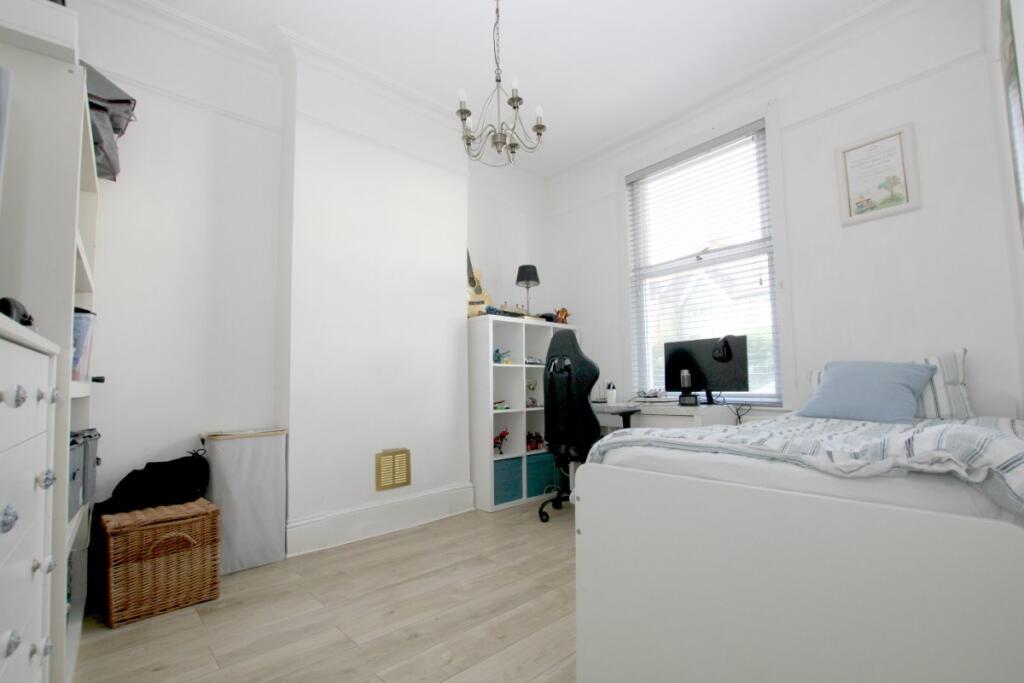 Apartment in London - View 5