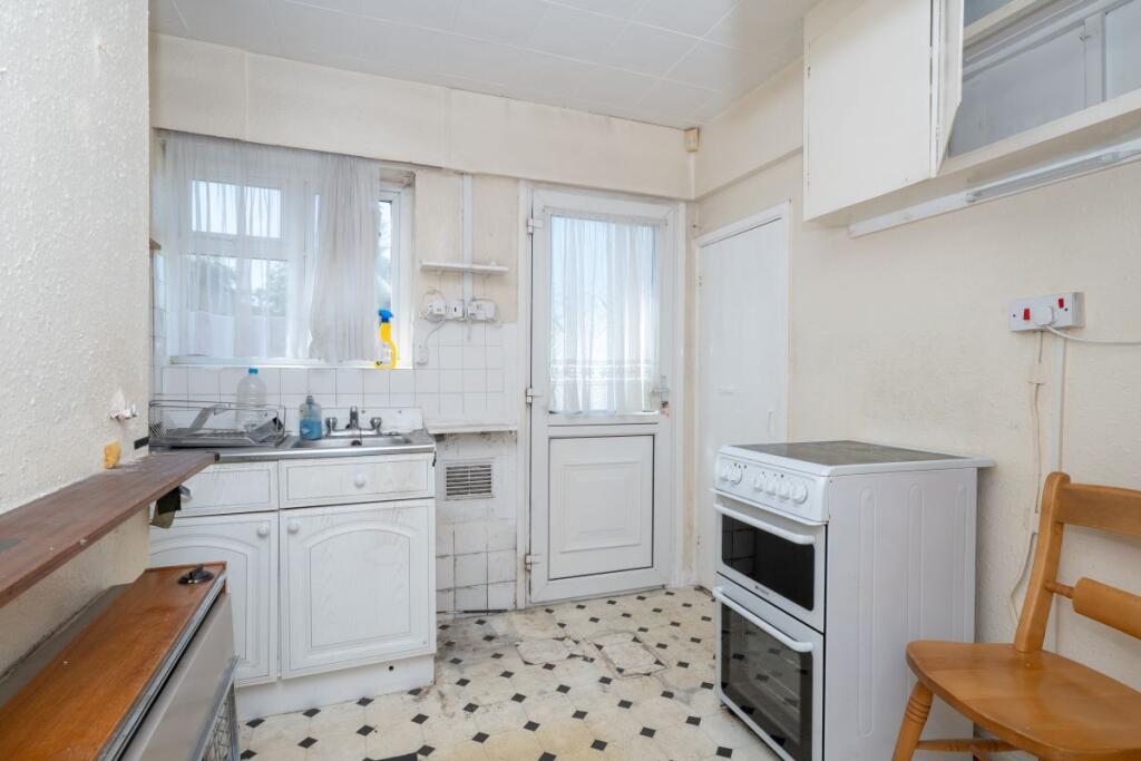 House in Wolverhampton - View 4