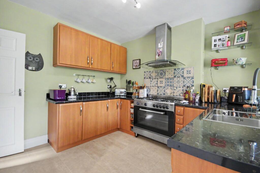 House in Nottingham, Beeston - View 6